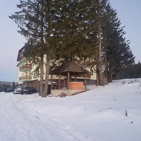 4 Seasons Lux Apartmán *